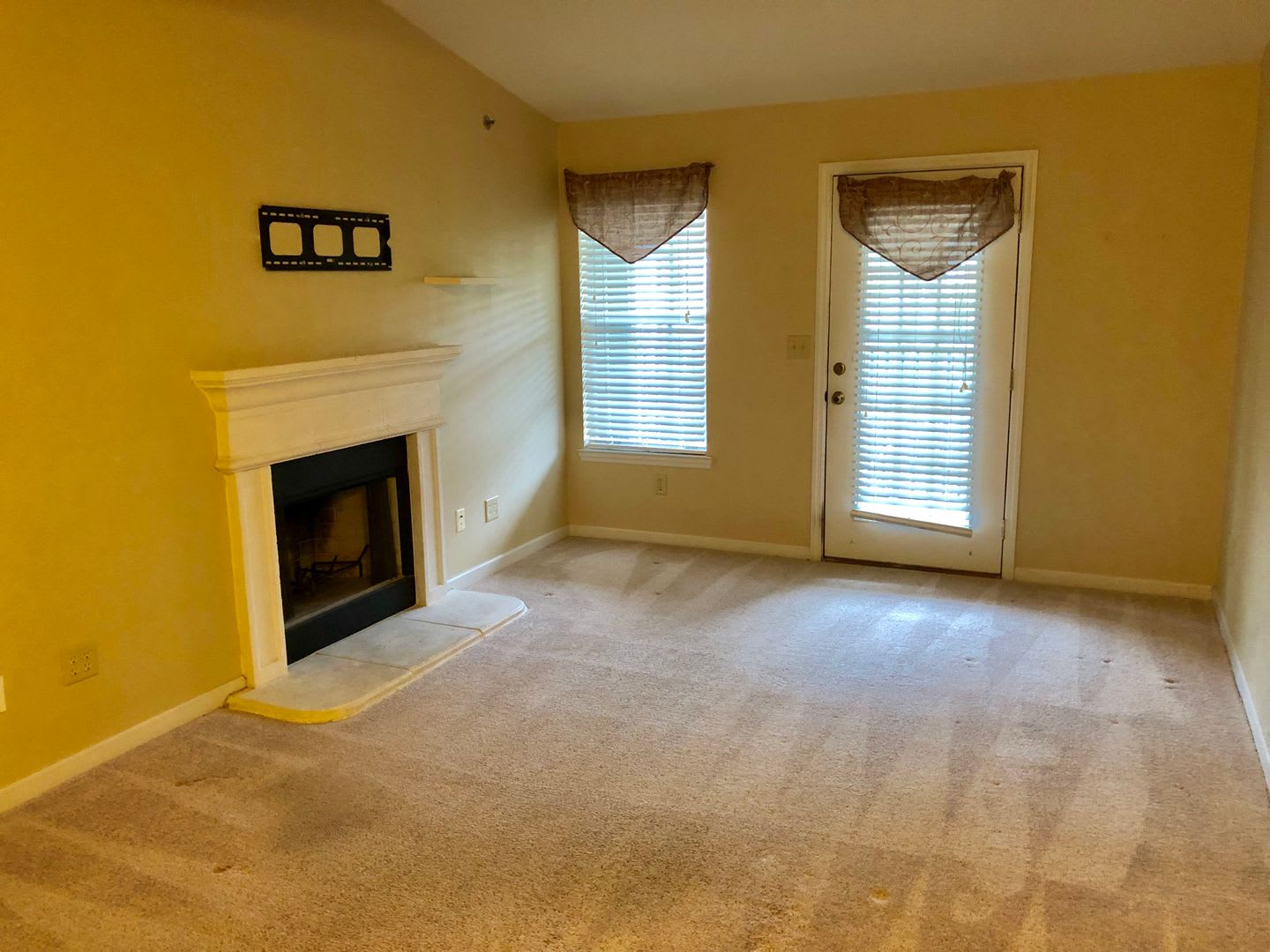 327 Amelia Lakes – photo 3