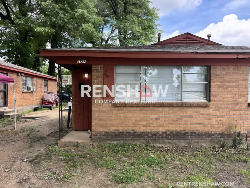 1072 S Willett St – photo 1