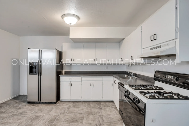 1352 N 1000 W – photo 1