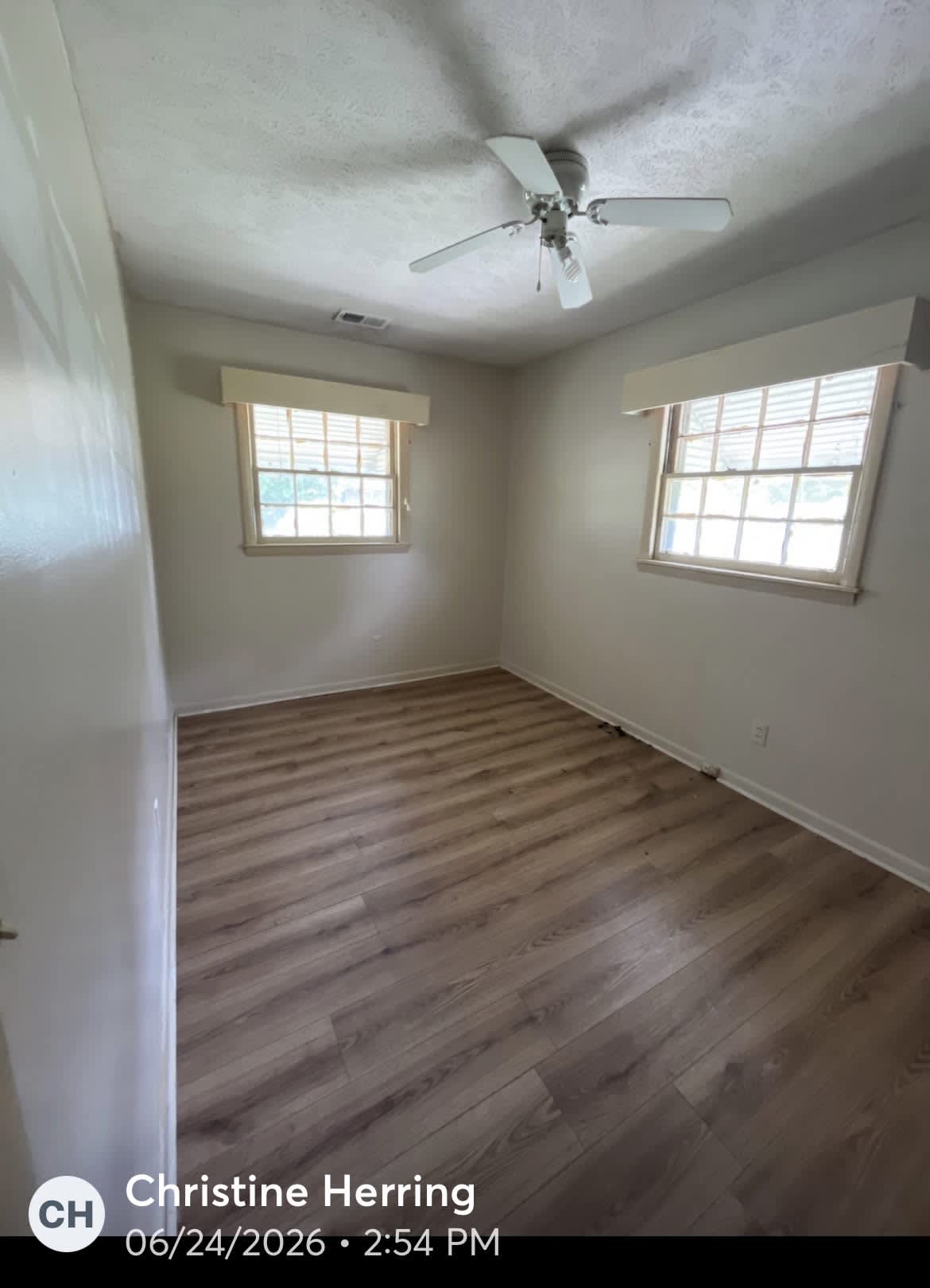 907 Strawberry Street – photo 4