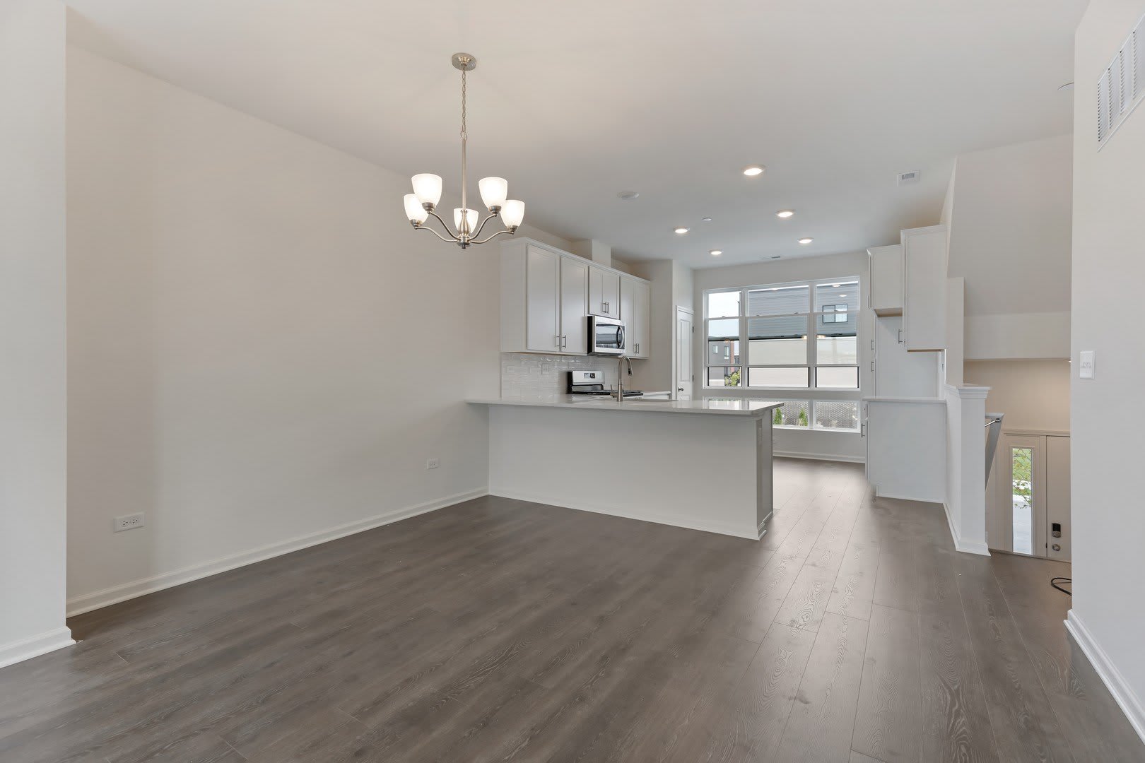 1289 Lakepointe Drive – photo 5