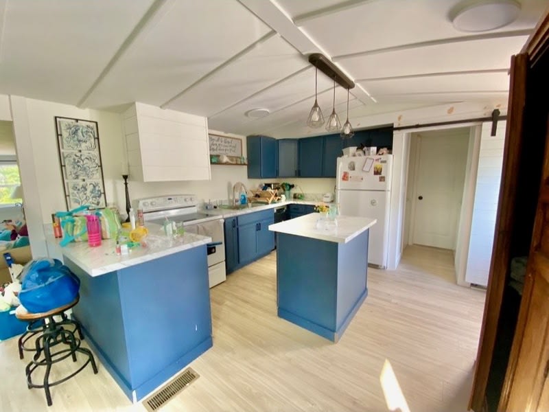 570 Sandy Lane – photo 3