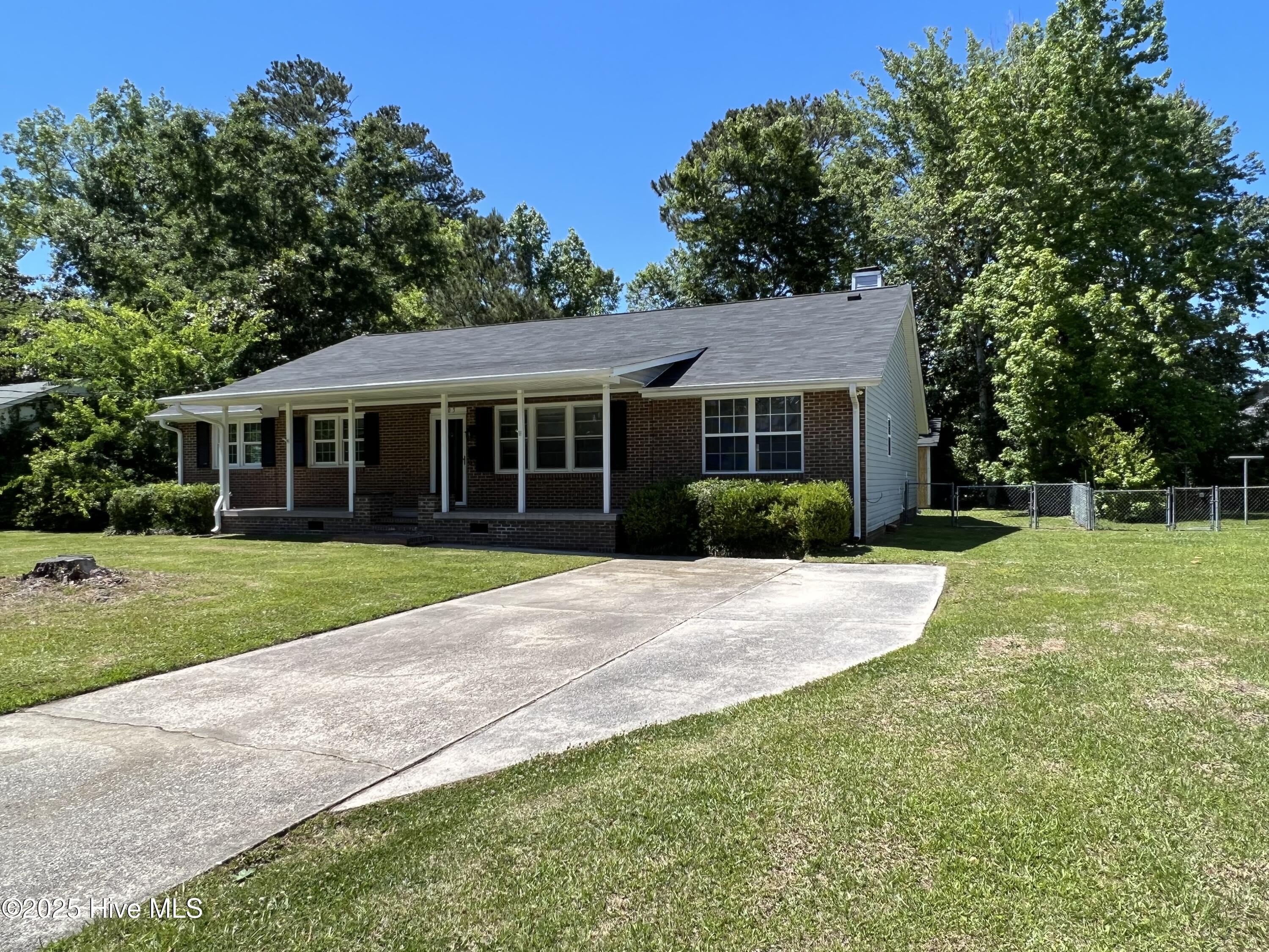805 Gardenview Drive – photo 3