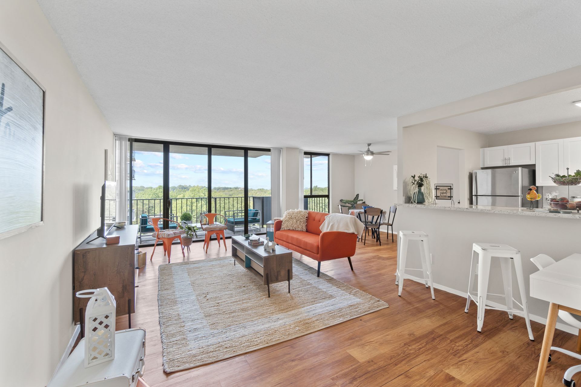 Westchester Tower Rental Apartments – photo 4