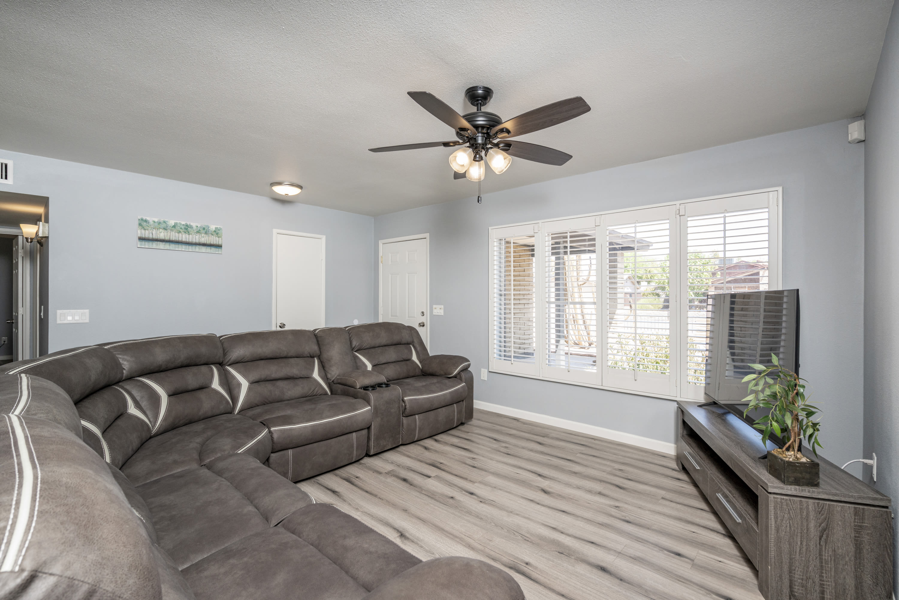 951 West La Jolla Drive – photo 2