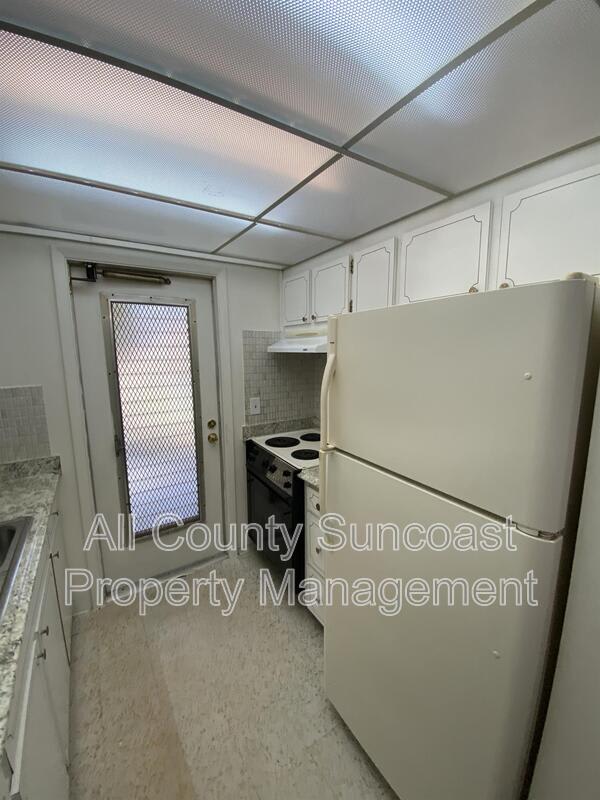 935 34th Ave N #1 – photo 5