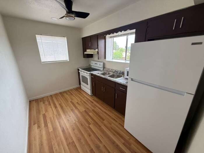 860 East 13th Street – photo 4