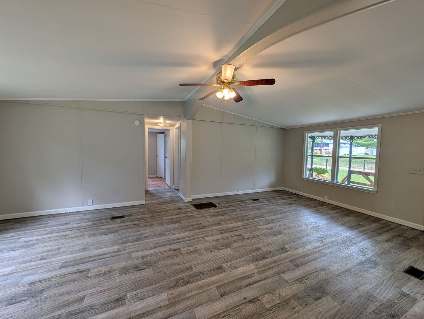 3 bed, 2 bath on 1/3 Acre of FENCED land. – photo 4