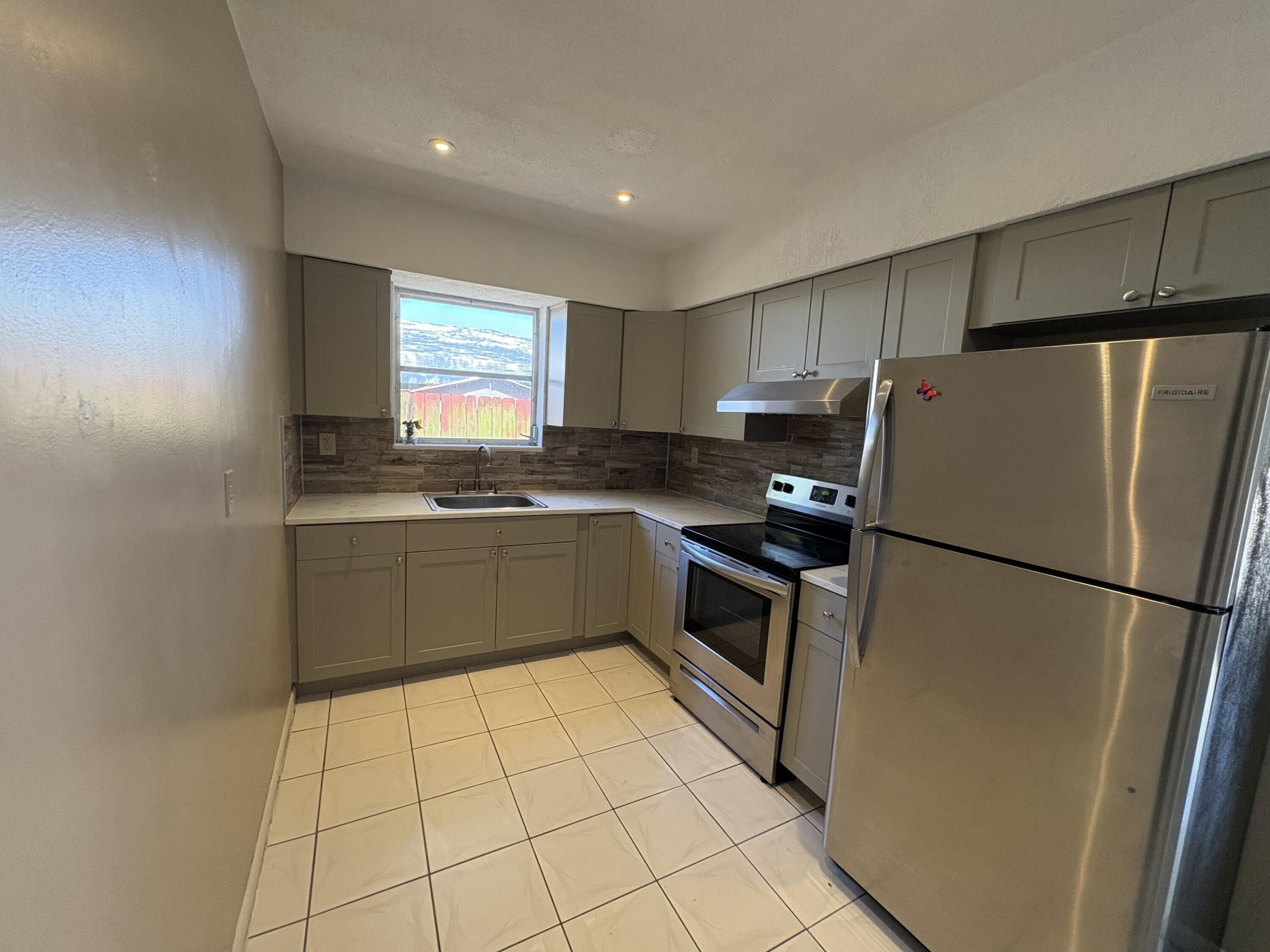 6111 SW 31st Street – photo 4