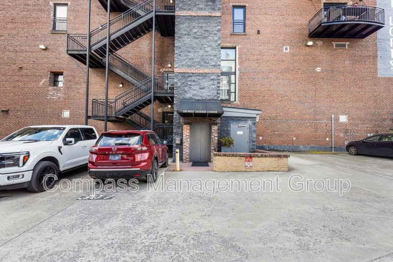 220 W Jackson Ave, 205 – photo 3