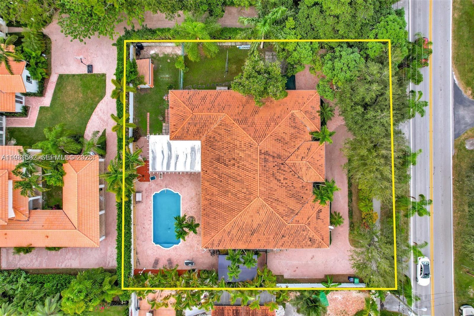 5750 Southwest 67th Avenue – photo 1