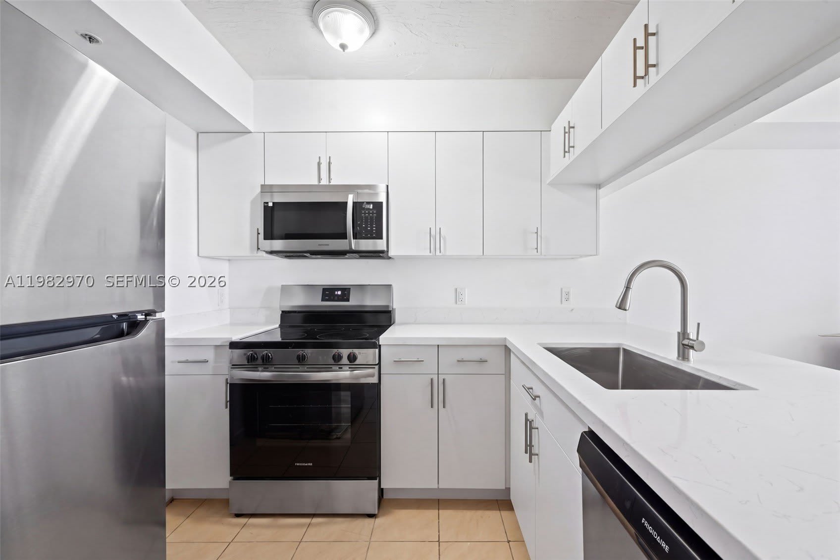 102 Sw 6Th Ave – photo 1