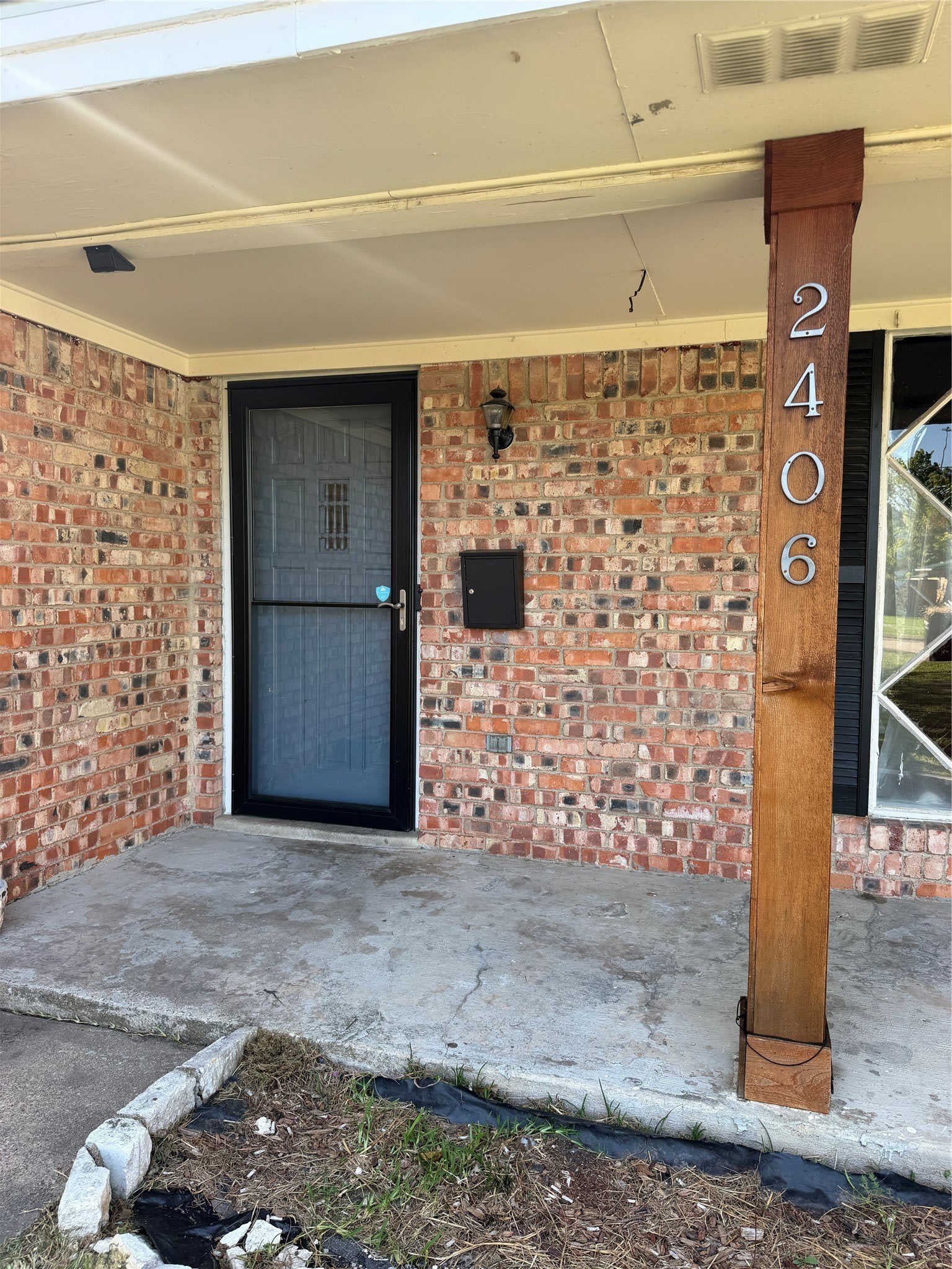 2406 W Broadview Street – photo 2