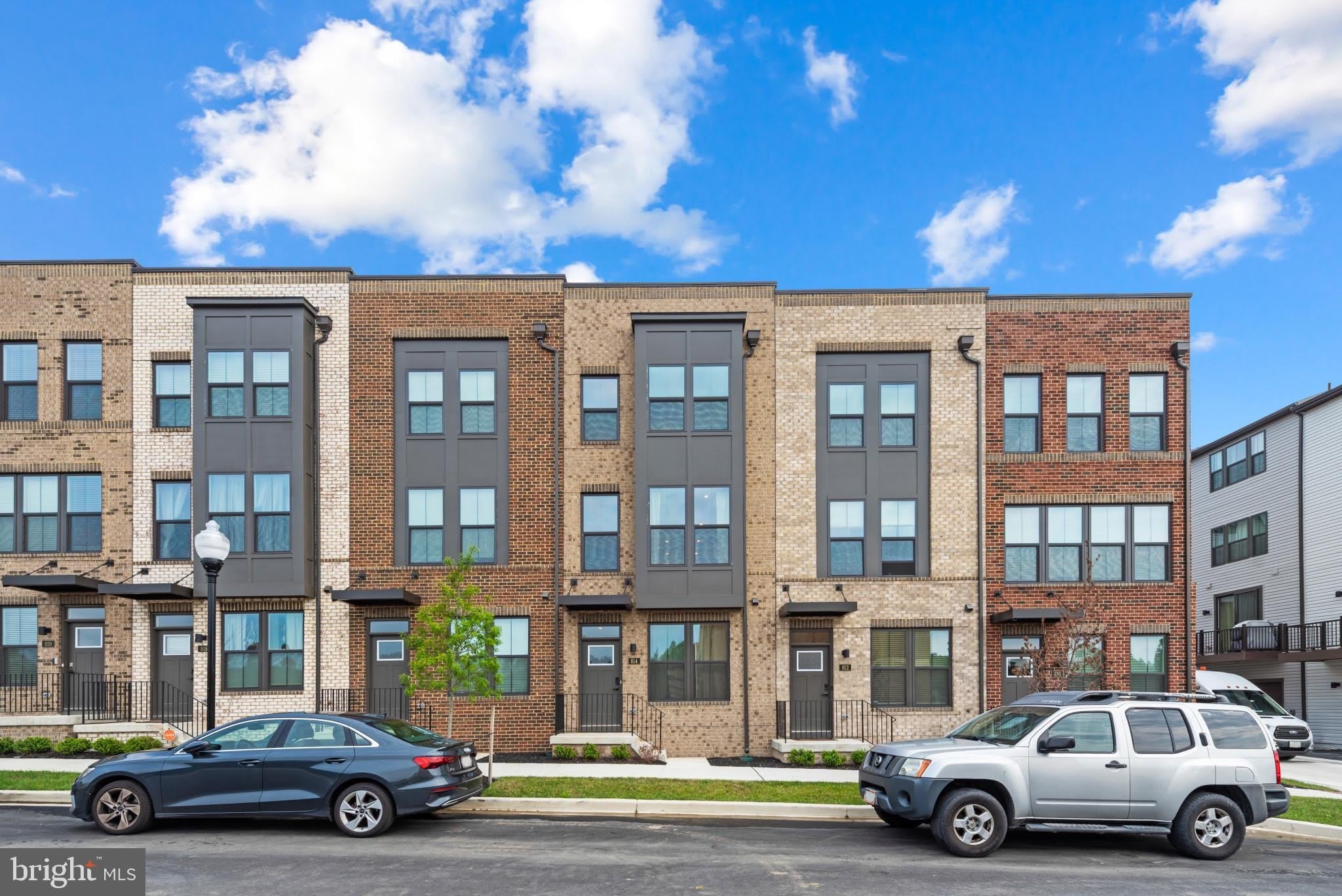 814 WATTS Street – photo 1