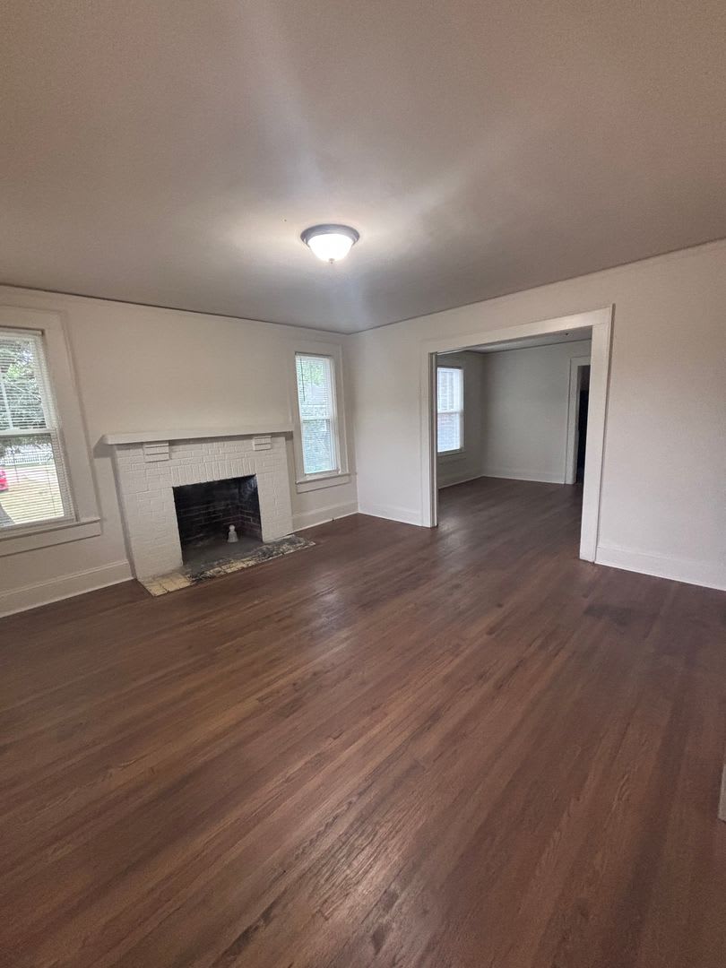 Discover This Three Bedroom One Bath Single Family Home In East Charlotte 500 Off The First Full Month – photo 3