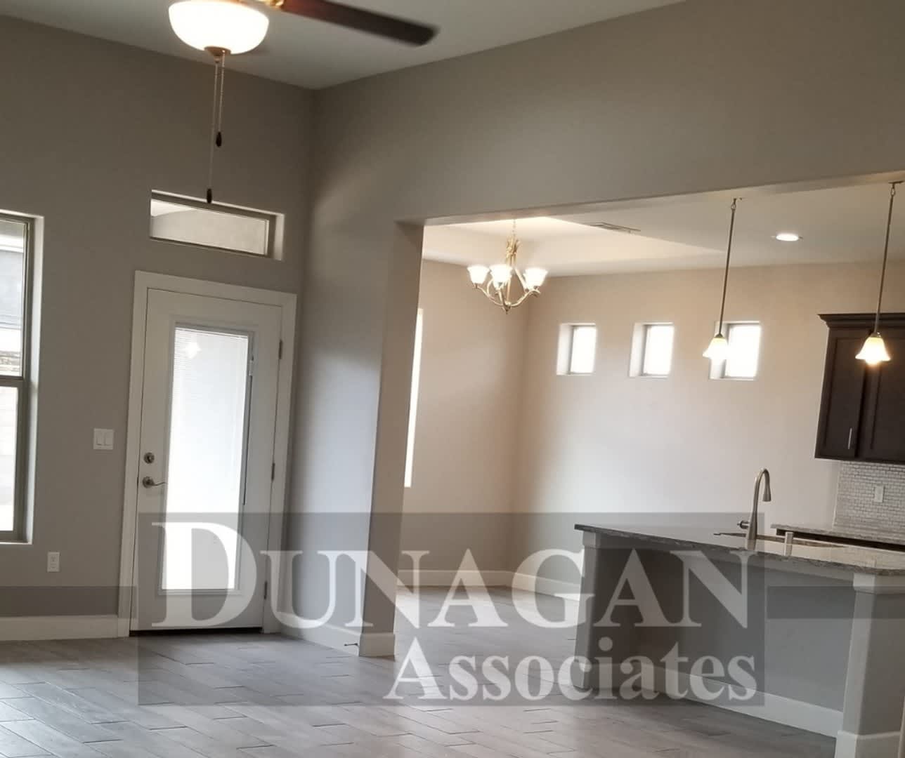 Gorgeous, 4 Bedroom/2 Bath in Martin Farms Subdivision – photo 4