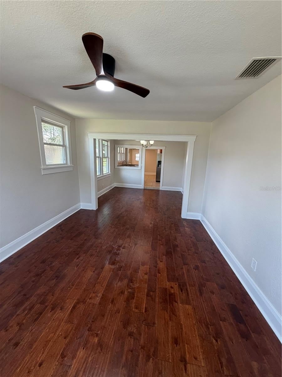 919 W Plymouth Street – photo 2