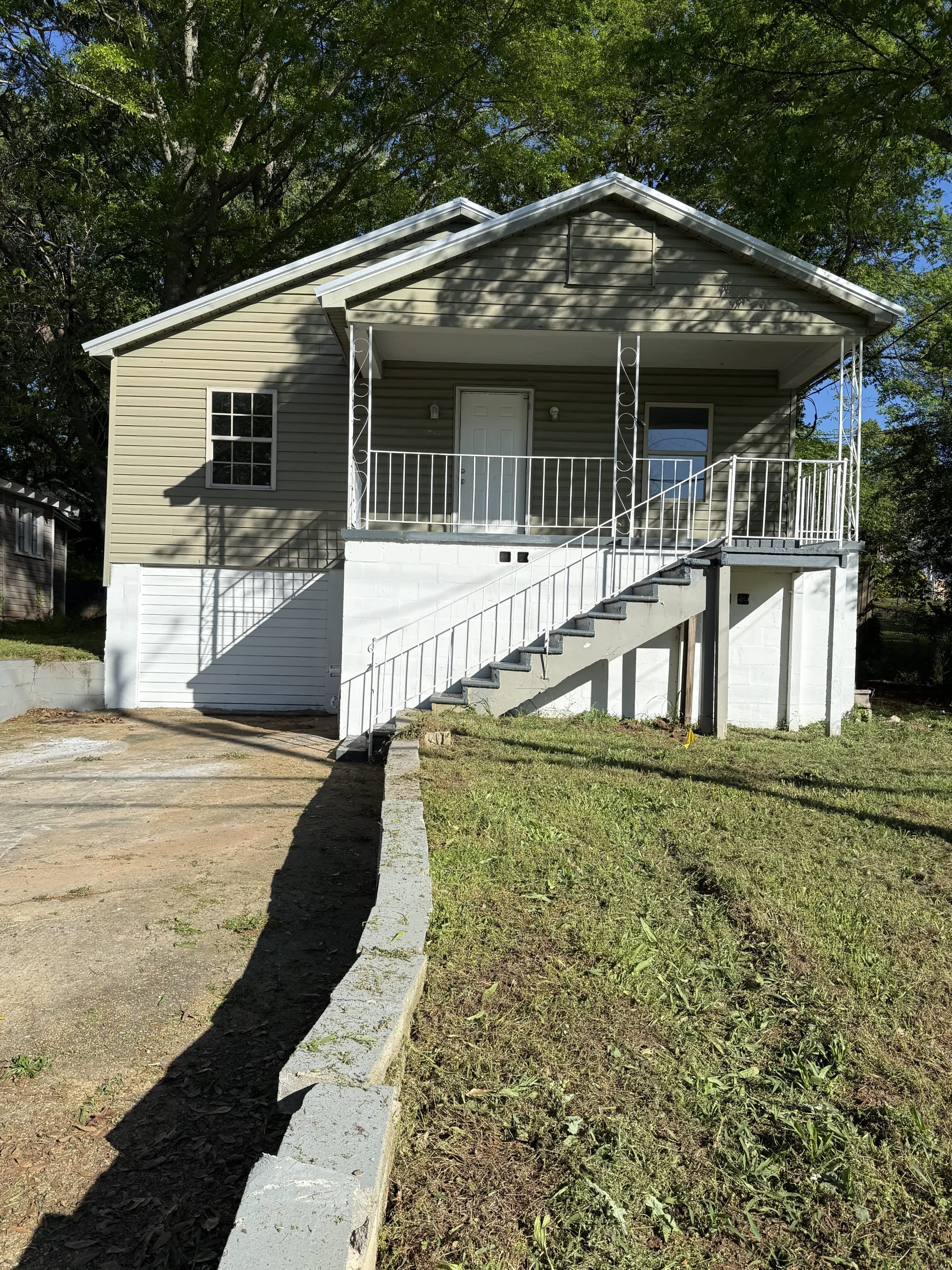 923 Woodward Road – photo 1