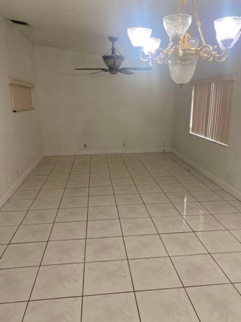 663 White Water Dr, West Palm Beach, FL 33413 – photo 4