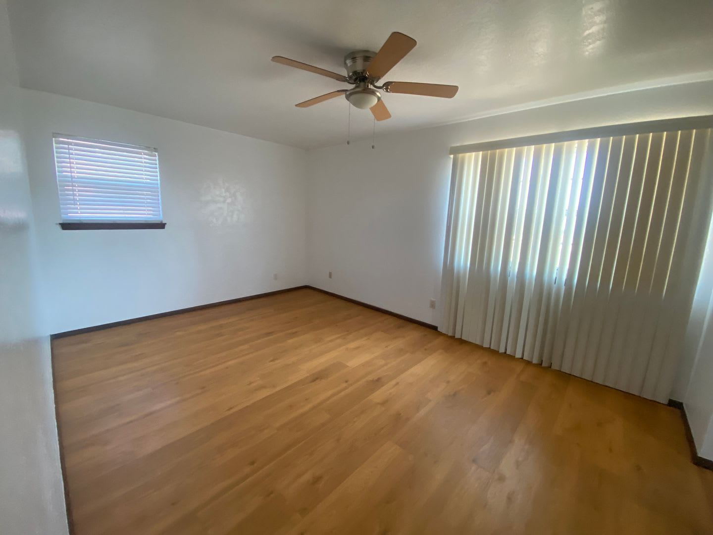 1733 Aspen Ave Spacious 4 Bed 2 Bath With An Office And A Sun Room – photo 5