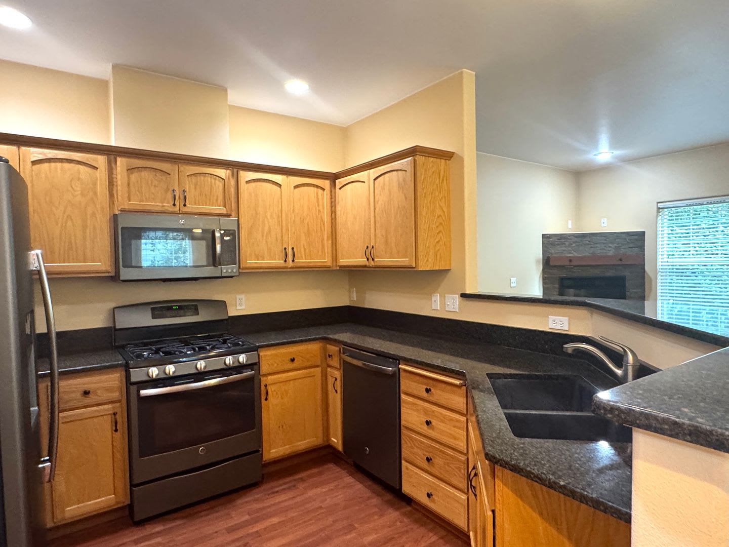 in town Kingston 3 bedroom townhome now available – photo 5