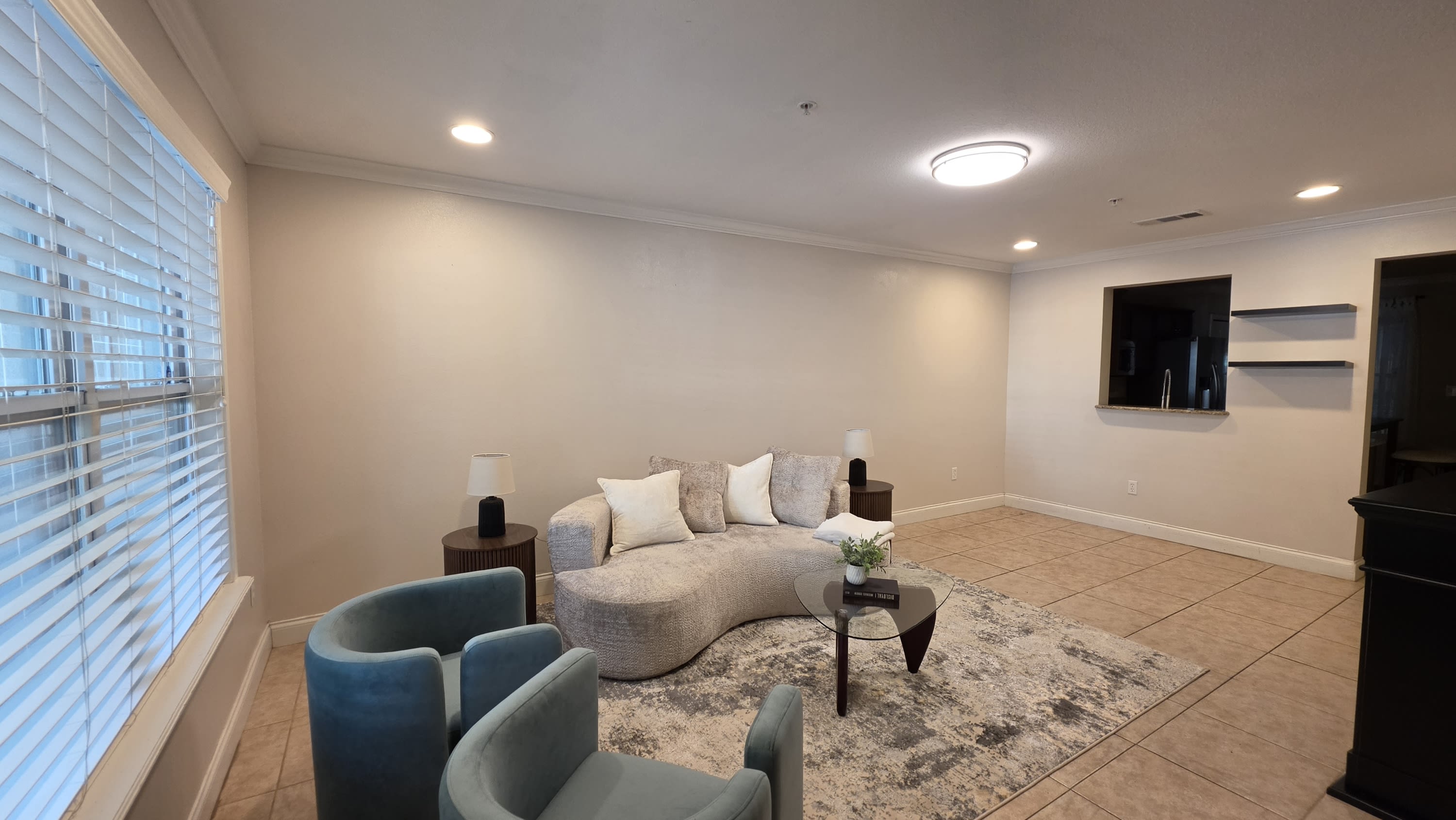 4639 Southwest 48th Drive – photo 2