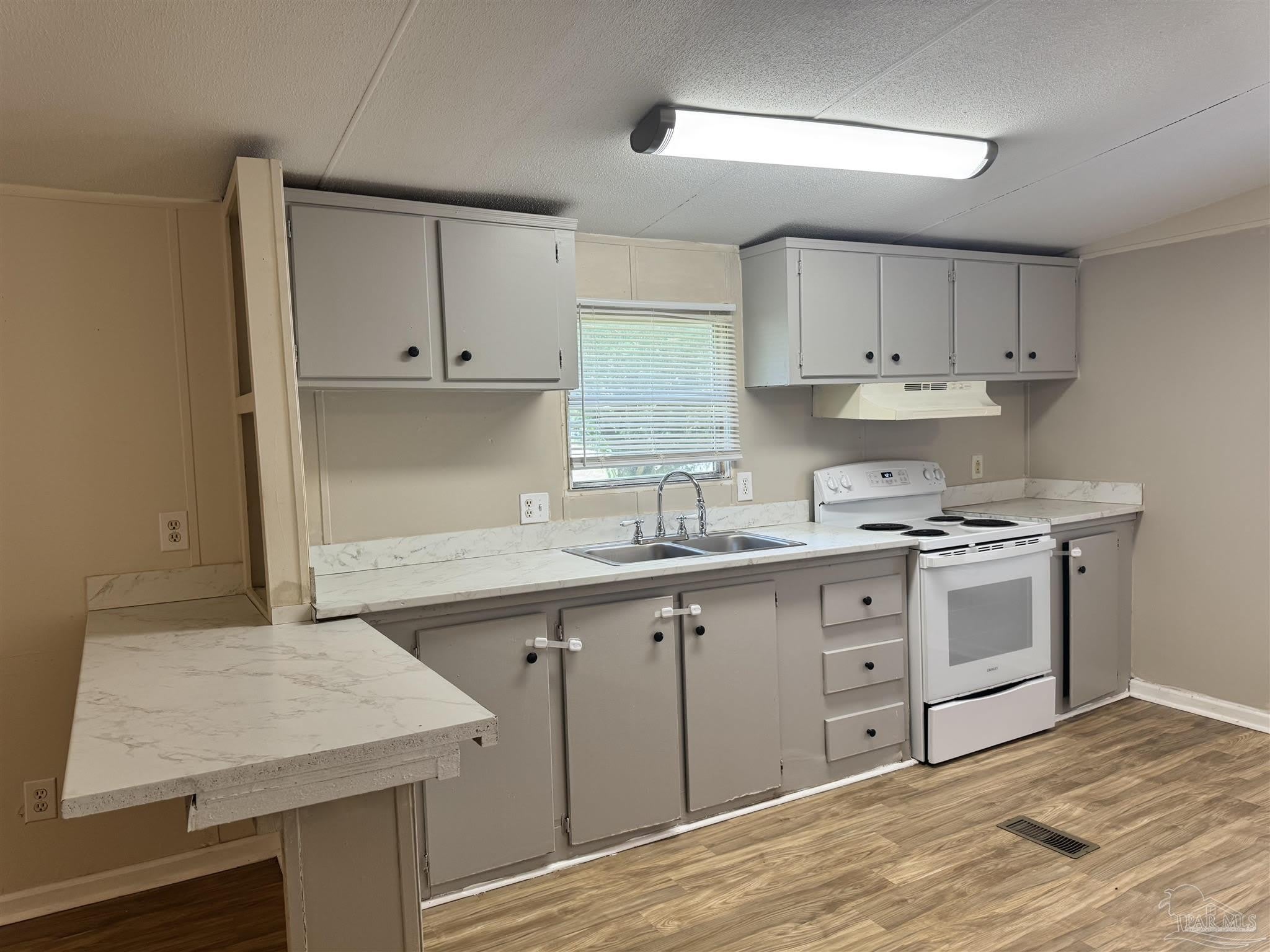 3992 Mccutchin Dr – photo 5