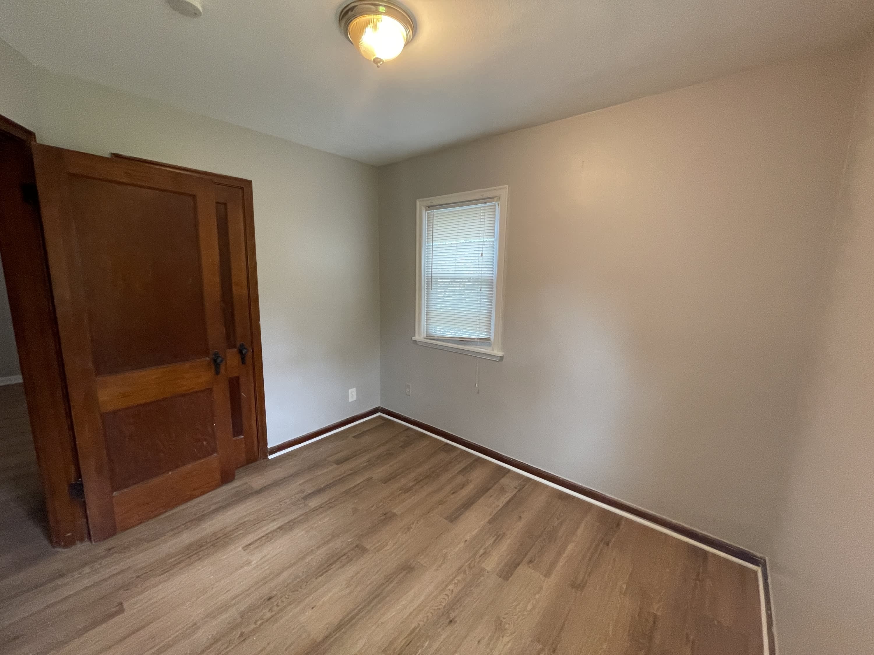2392 Joyce Ave – photo 3