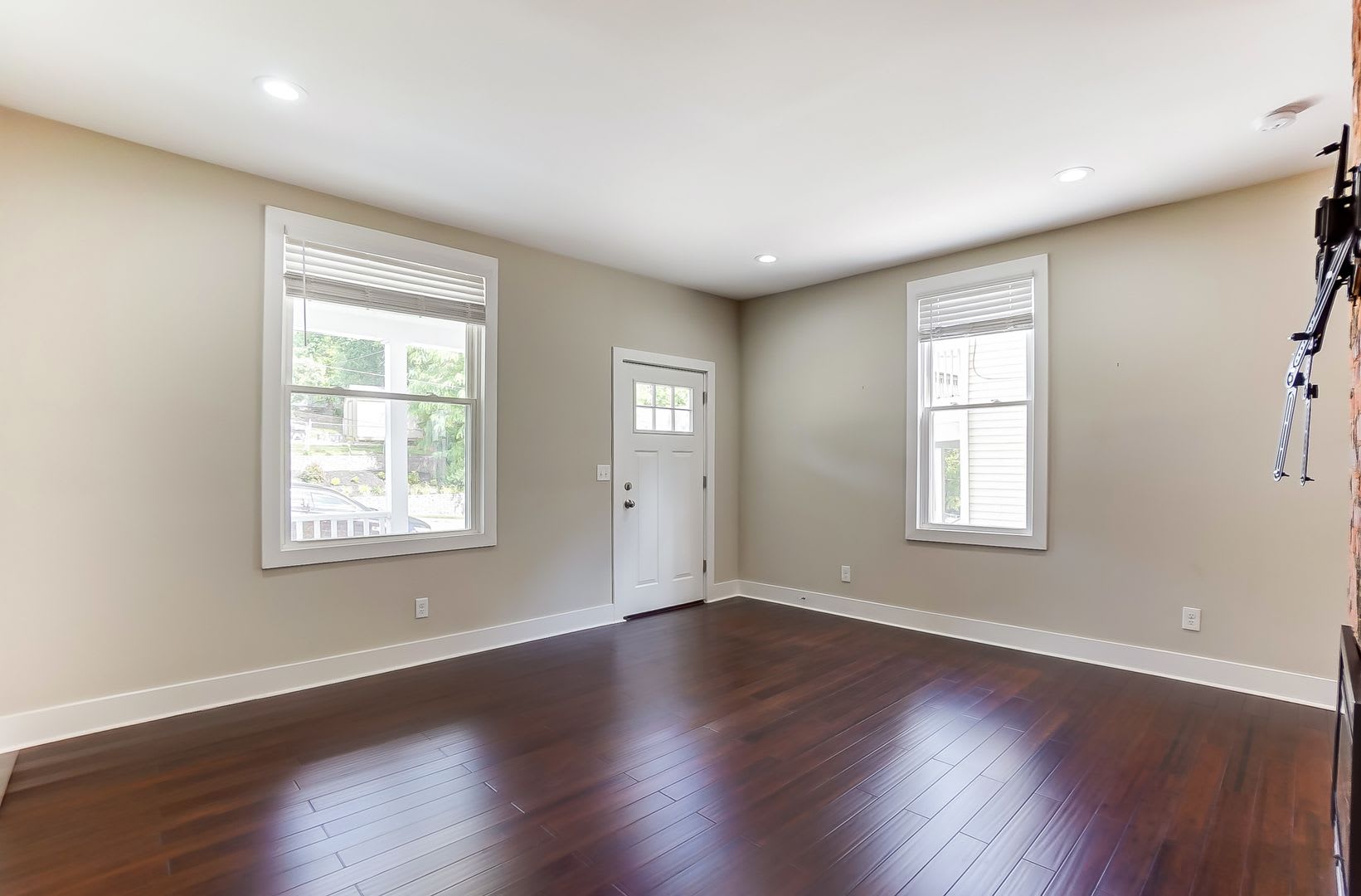 Three Bedroom Single Family Home in Norwood! – photo 3