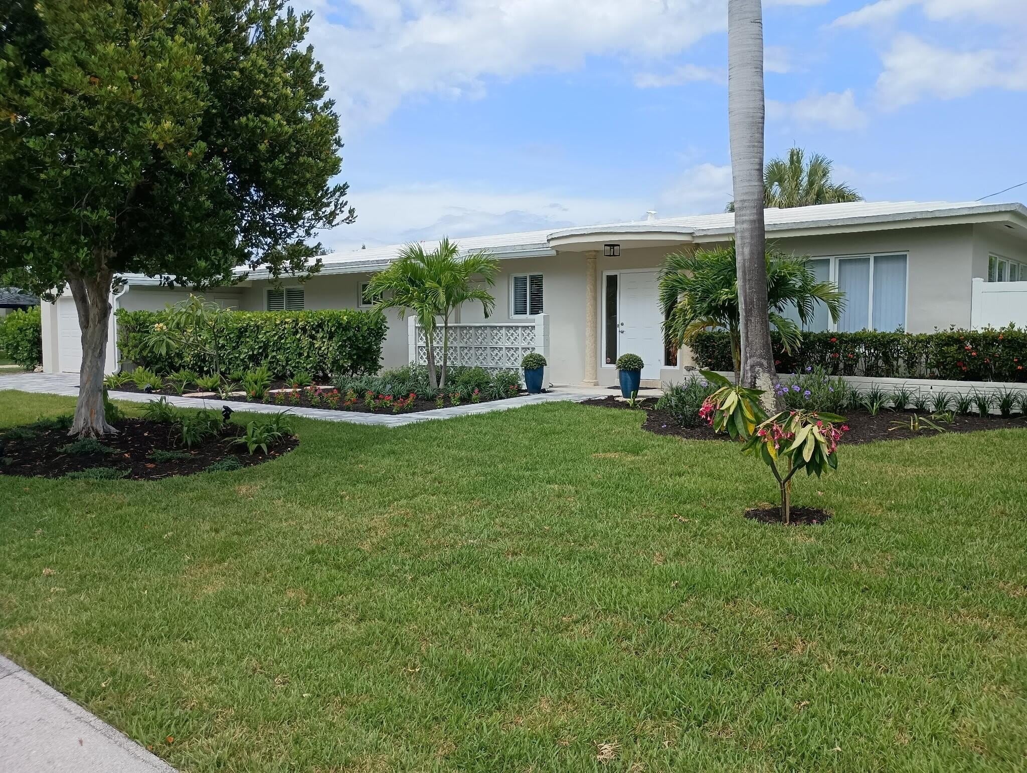 4454 W Tradewinds Avenue W – photo 2
