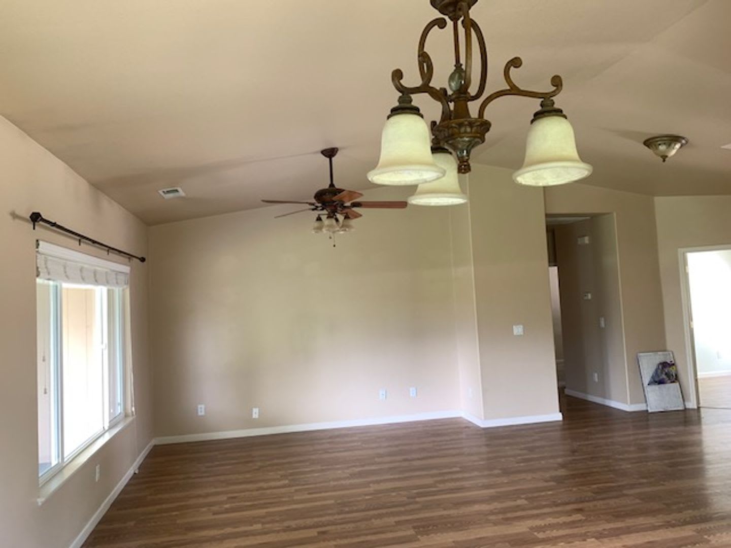 3/2/2 Home in Gardnerville, Chichester neighborhood – photo 2