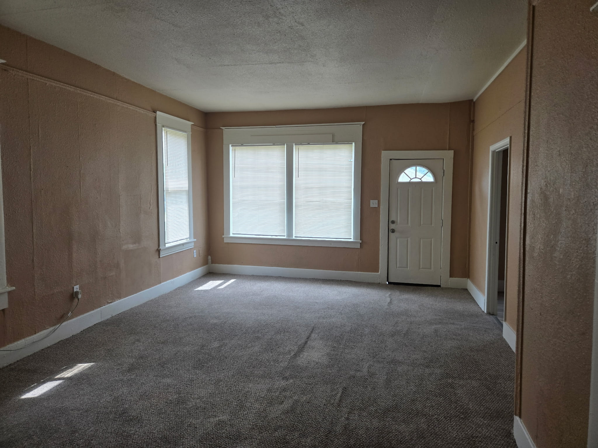 1512 Chandler – photo 3