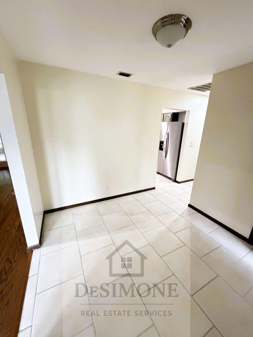 Charming 3BR Home in Country Oaks – Close to West Marion Hospital, Shopping, Dining & WEC – photo 2