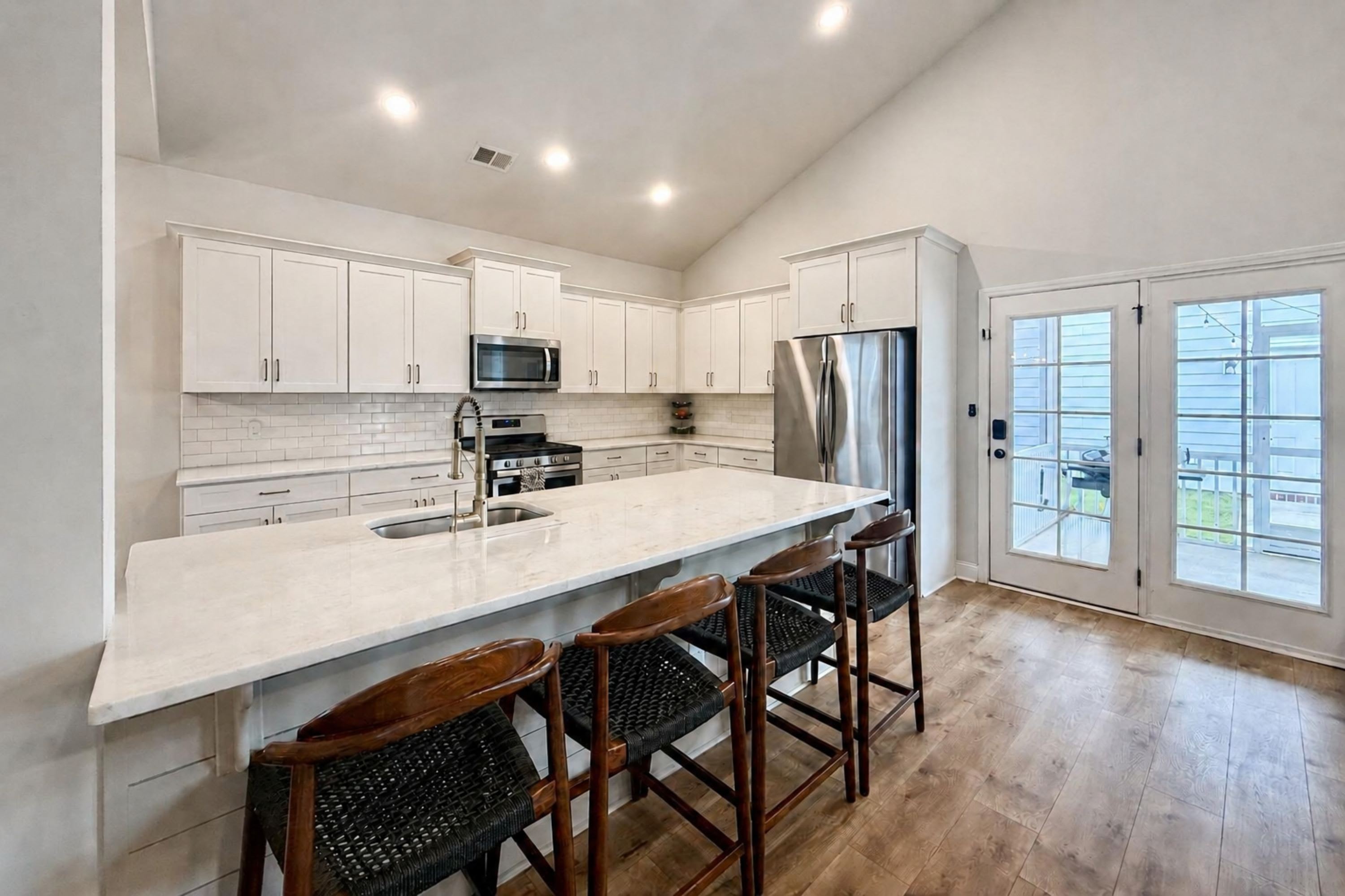 212 Angelica Ave – photo 3