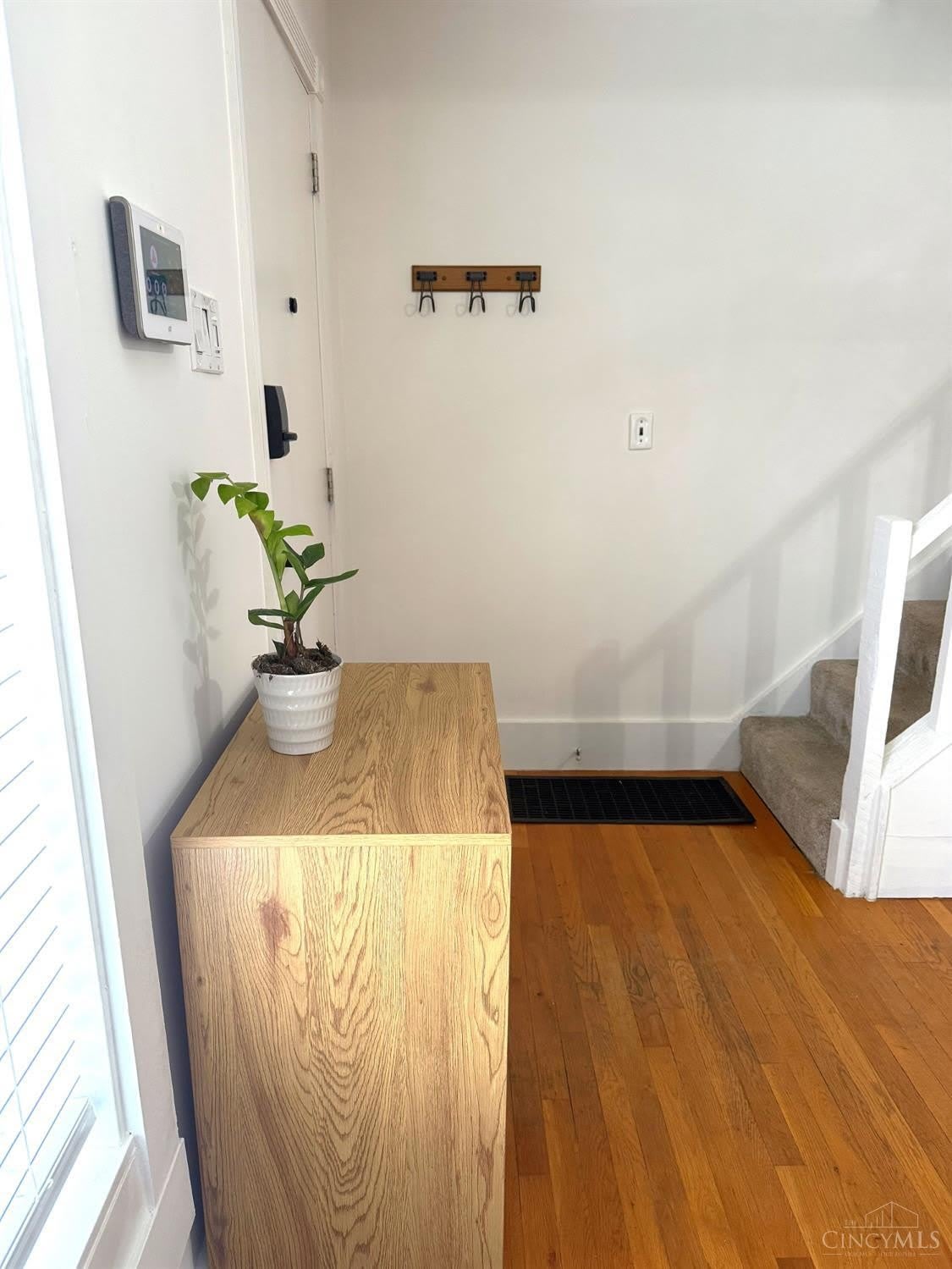 1239 Isis Avenue – photo 4