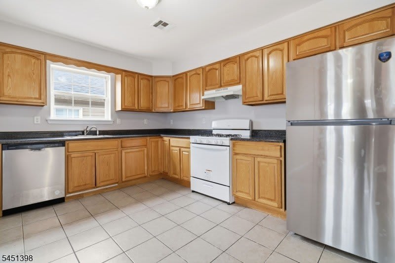 83 Farley Ave – photo 4