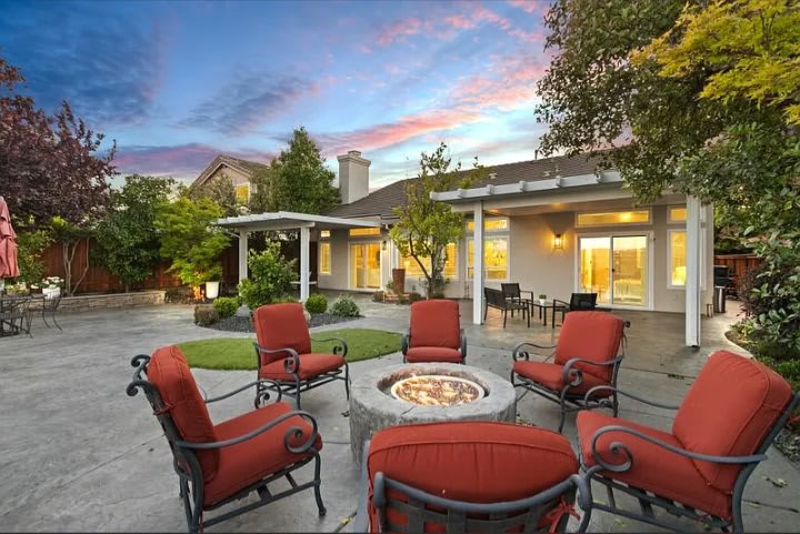 1973 Hunter Drive – photo 1