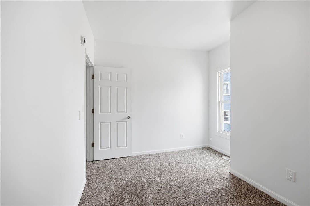 720 Mary St – photo 4