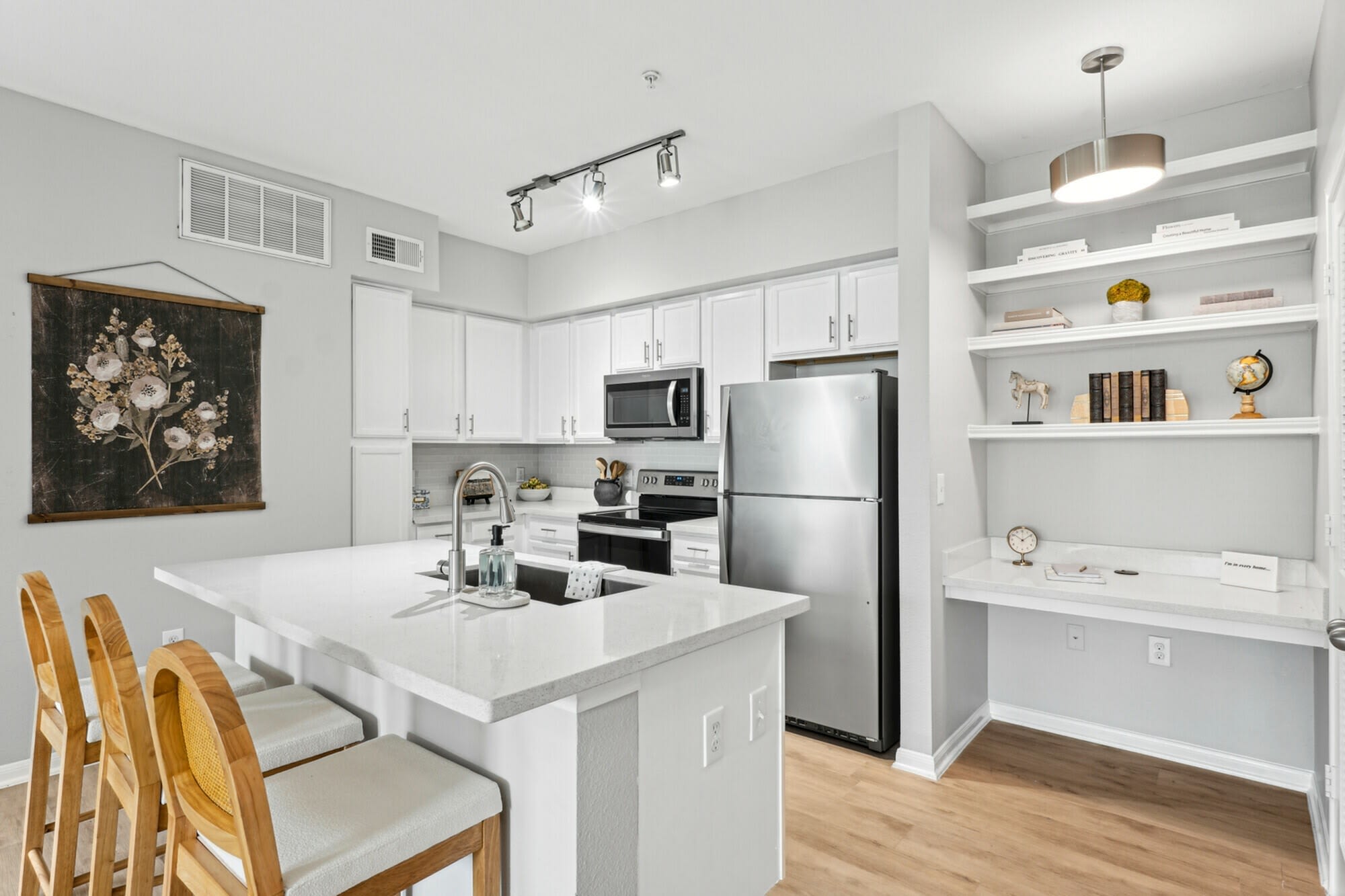 The Henry At Woodland Hills – photo 1