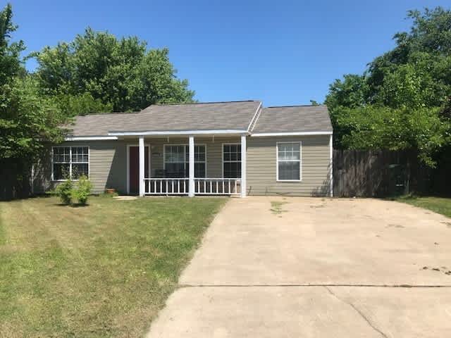 Super Cute 3 Bedroom Now Available! – photo 1