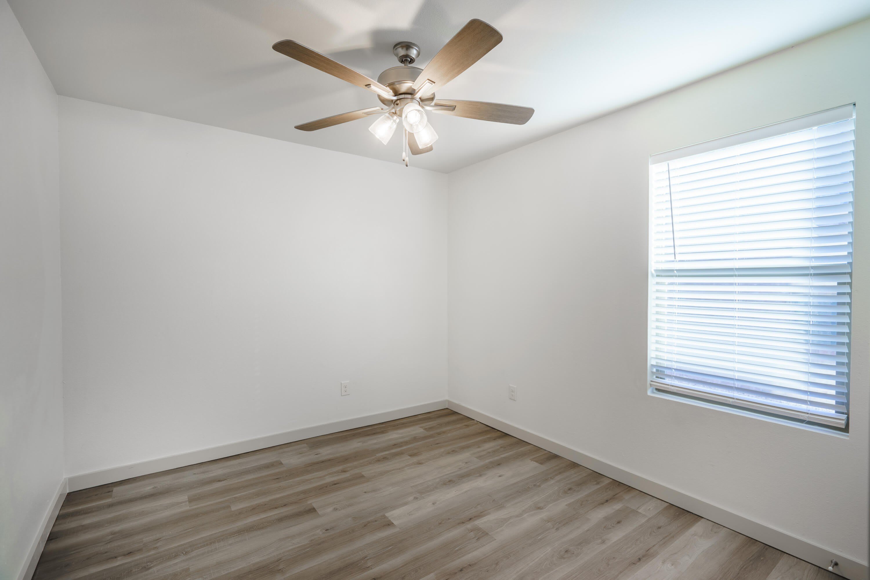 7717 Date Avenue – photo 5