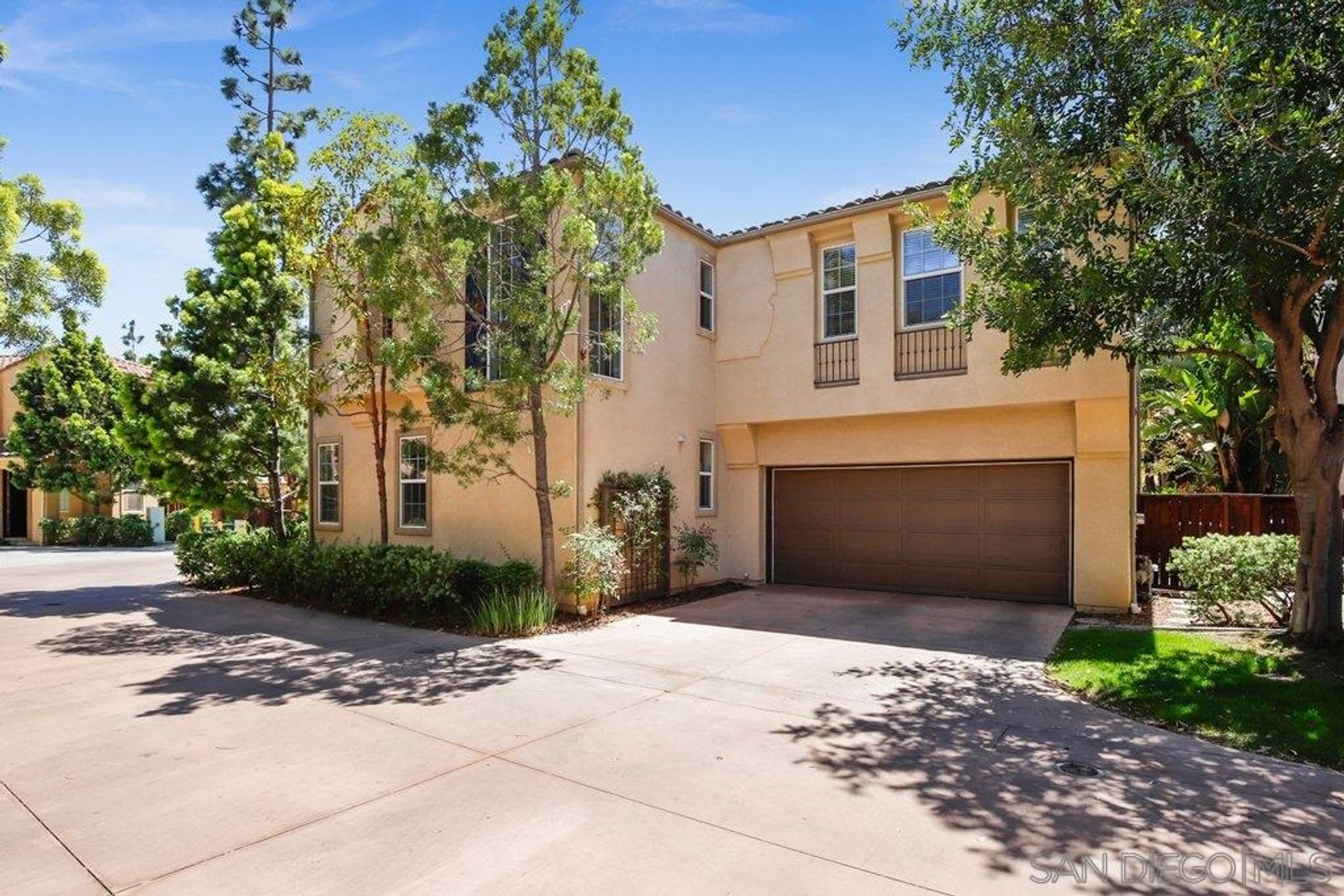 3 Bed 2.5 Bath in Crescent Court Community. – photo 2