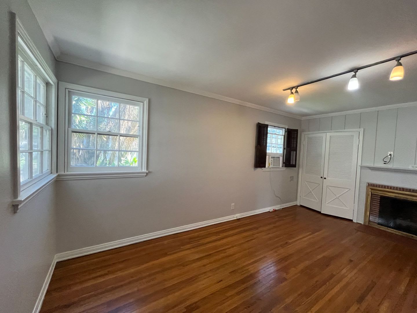 10370a – photo 5