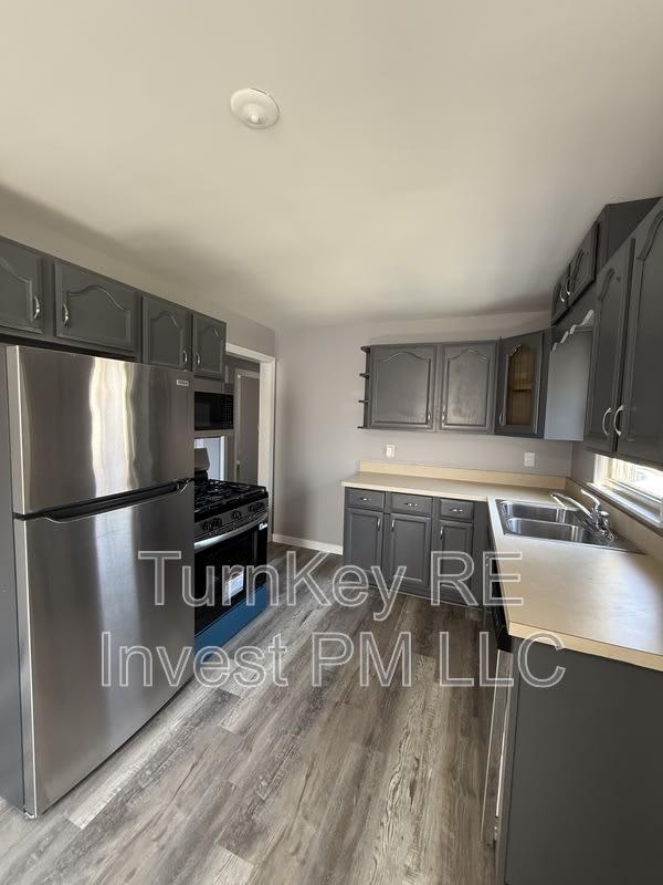 18343 Oakwood Avenue – photo 3