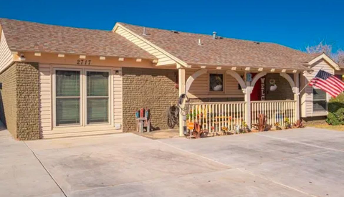 2717 Beechwood St – photo 2