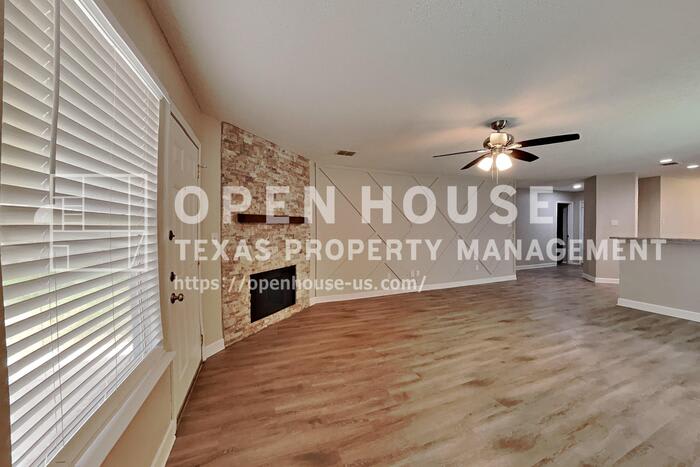 1022 Halifax Lane – photo 4