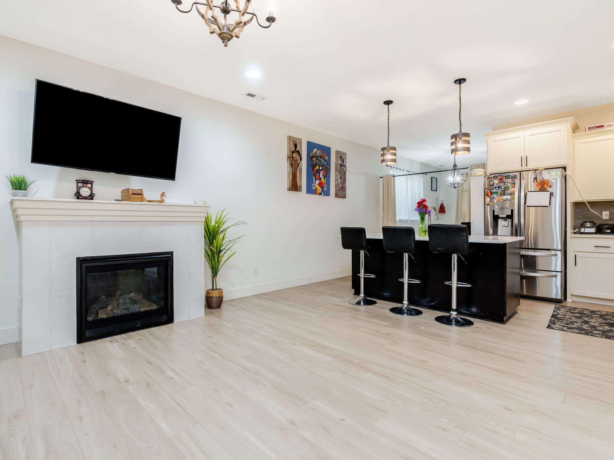 579 Northwest Adams Avenue – photo 3