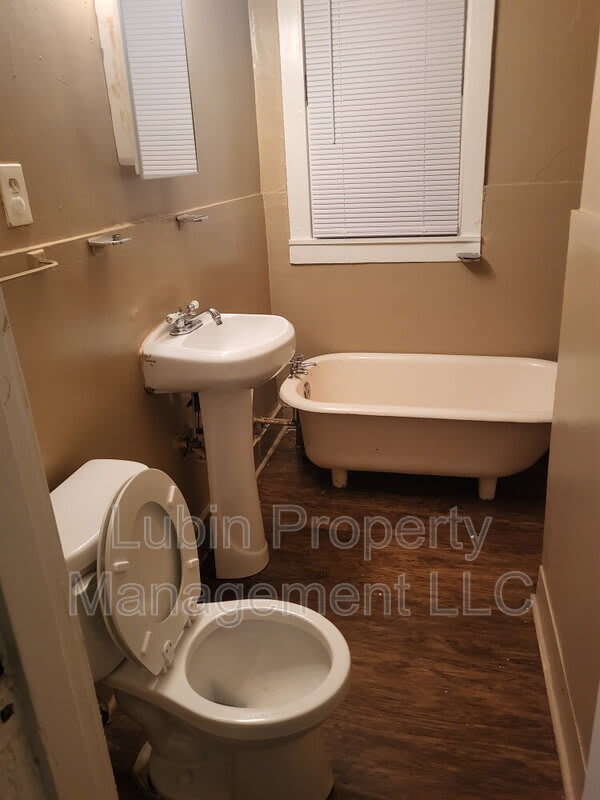 820 Dallas St – photo 4
