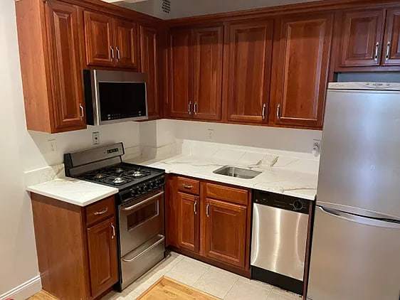 615 W 112th St Apt 17G – photo 2