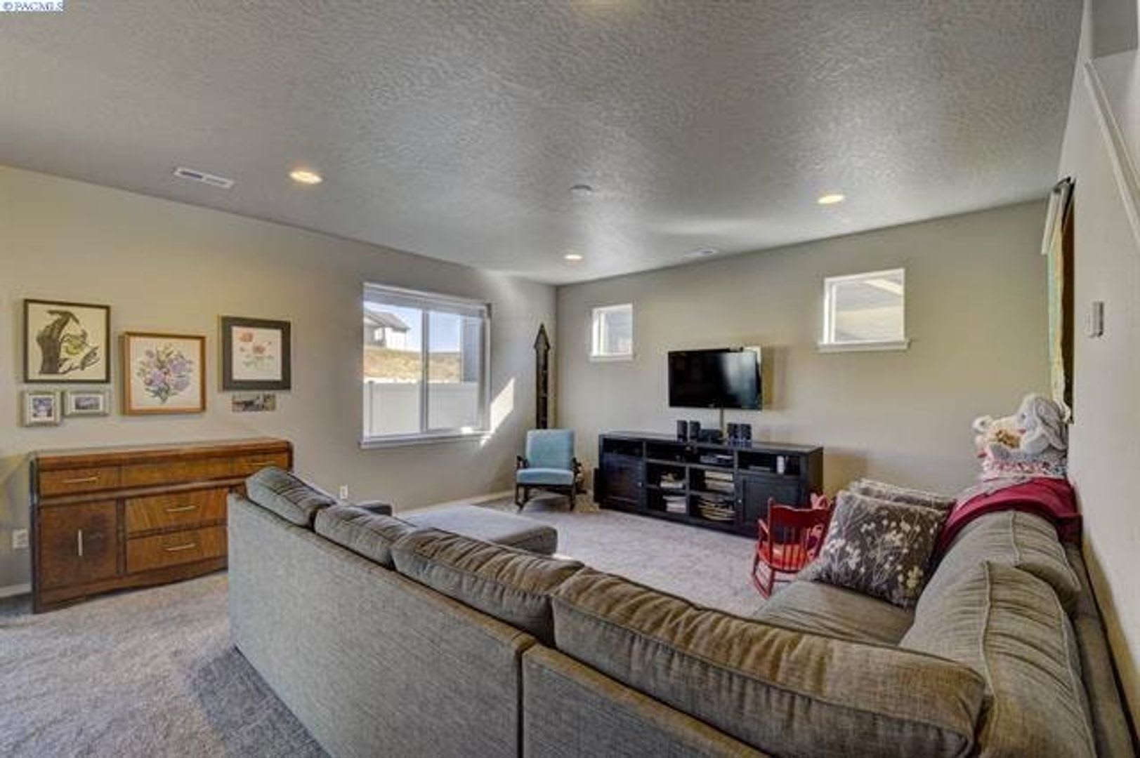Immaculant 4BD/2.5BA Single Family Home on Sunnyside Hill – photo 4
